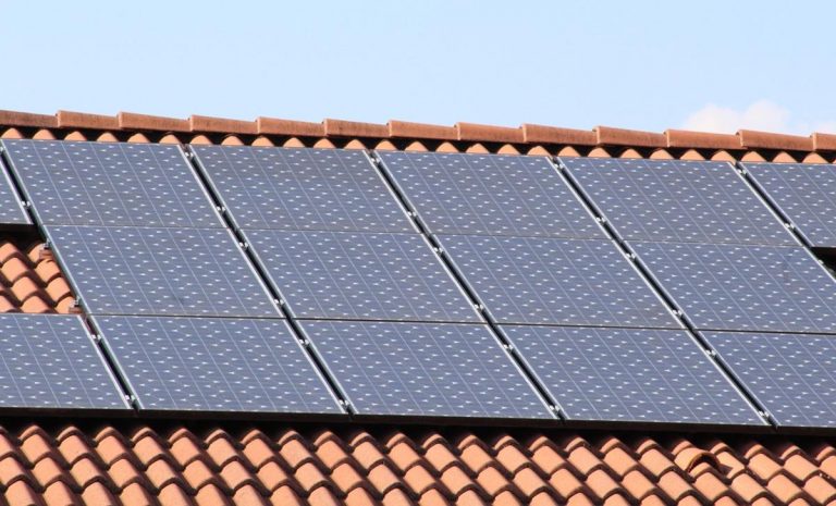 Jakie rodzaje paneli słonecznych znajdziemy na rynku