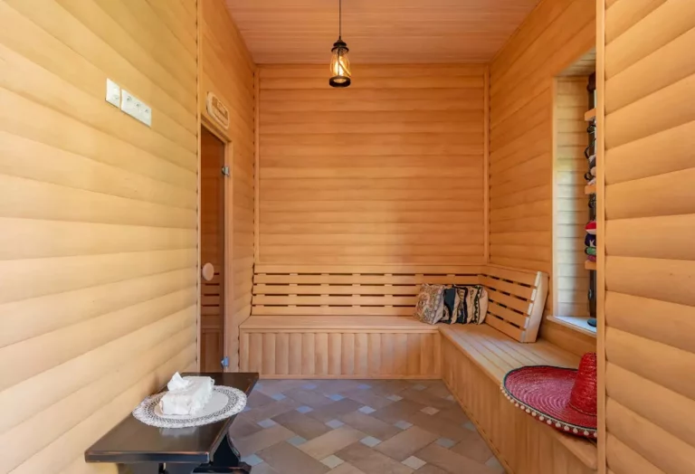 Wybór Drzwi do Sauny: Kluczowy Element Projektu Twojej Strefy Relaksu