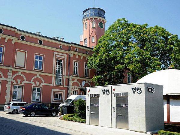 Zielone przystanki: jak roślinność na dachach wiat walczy ze smogiem?