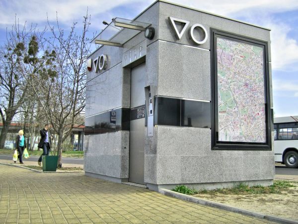 Bezpieczeństwo i odporność na wandalizm w miejskich toaletach publicznych